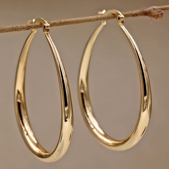 New Gold Tone Geometric Oval Hoop Earrings, NICE EARRINGS, CUTE EARRINGS - Picture 1 of 4